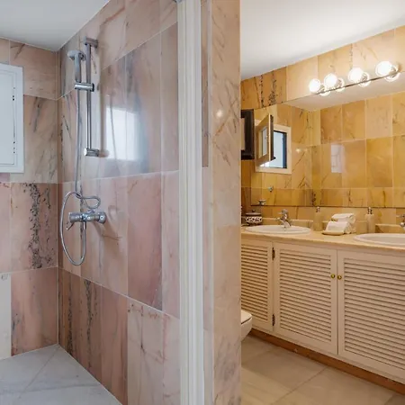 Luxurious Frontline Penthouse In Puerto Banus Appartement Marbella Buitenkant foto