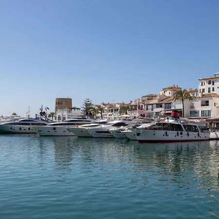 Luxurious Frontline Penthouse In Puerto Banus Appartement Marbella Buitenkant foto