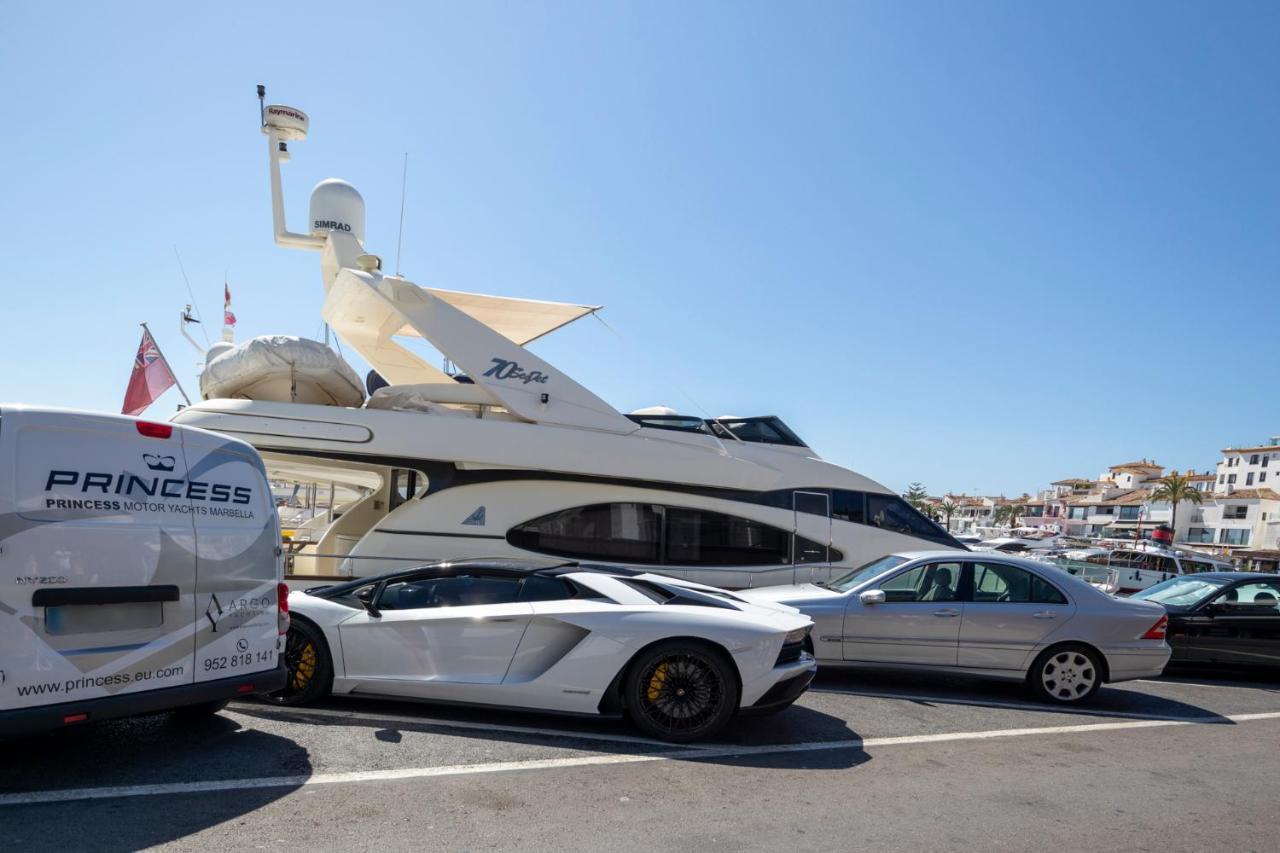 Luxurious Frontline Penthouse In Puerto Banus Apartament