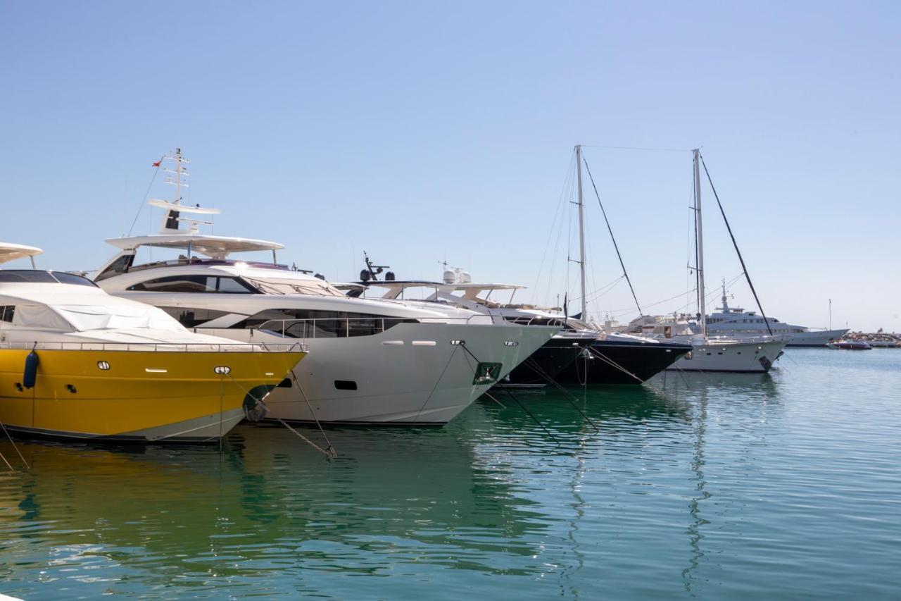 Luxurious Frontline Penthouse In Puerto Banus Apartament